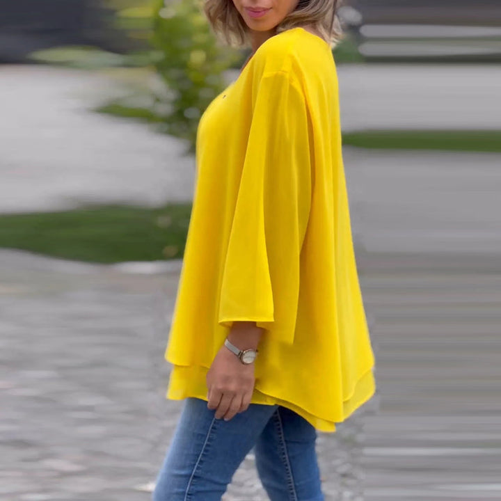 Lauren | Stylowy top z dekoltem w serek i rękawami dzwonowymi