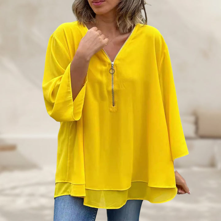 Lauren | Stylowy top z dekoltem w serek i rękawami dzwonowymi